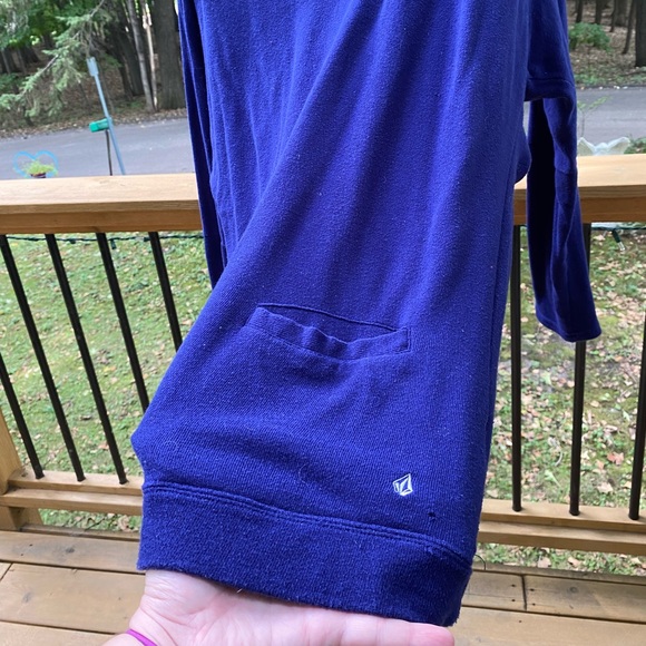 Volcom sweater - Picture 4 of 4